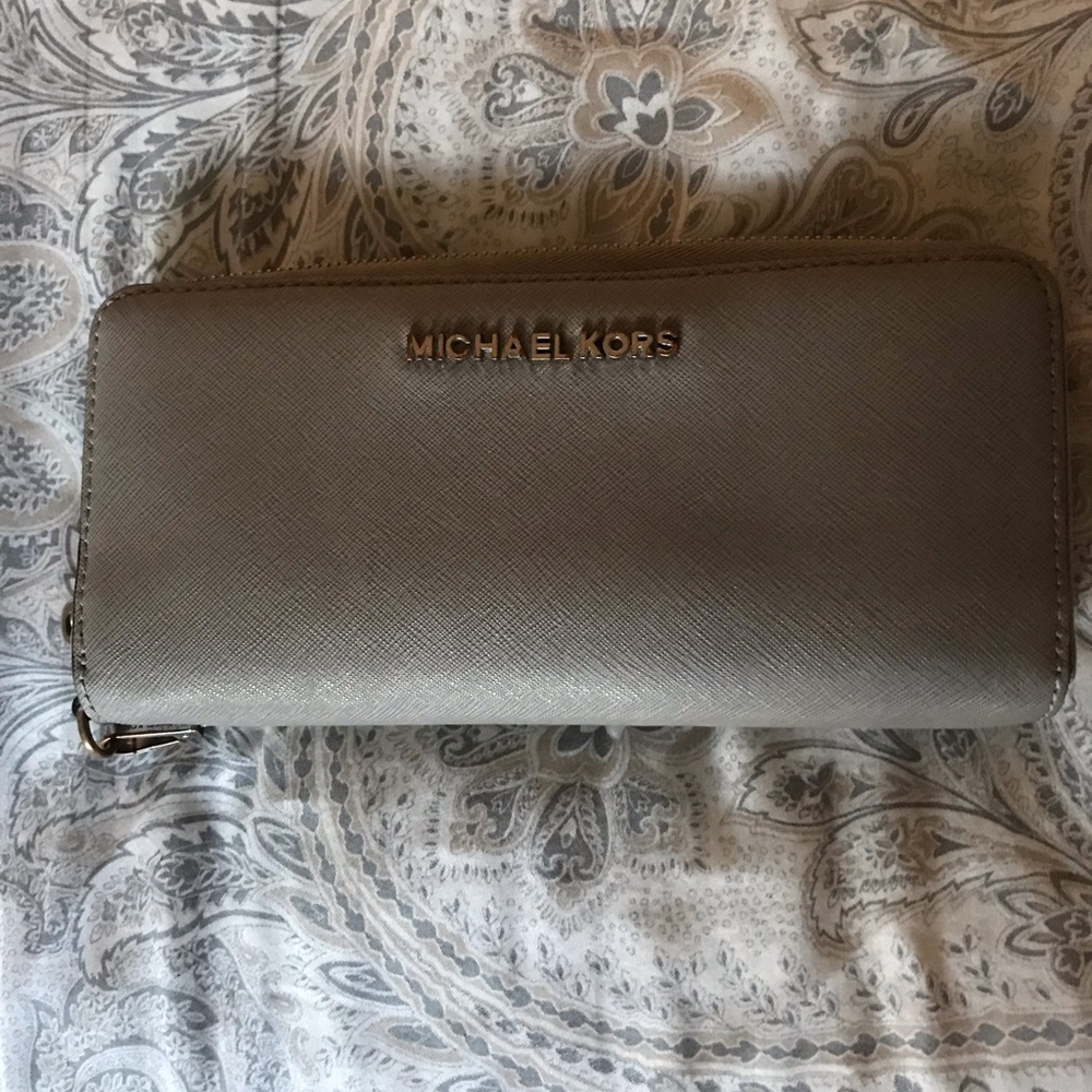 Light Grey Michael Kors Continental Wallet